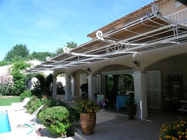 pergola en fer forgé - tonnelle en fer forgé - gloriette en fer forgé - abris jardin en fer forgé 